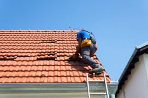 installation pose tuiles toit 02